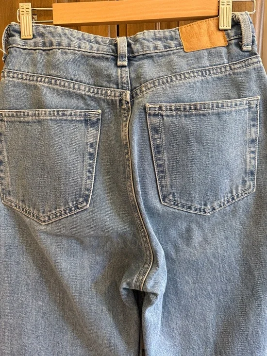 ASOS Weekday Classic High-Rise Straight Leg Blue Jeans - Picture 7 of 10